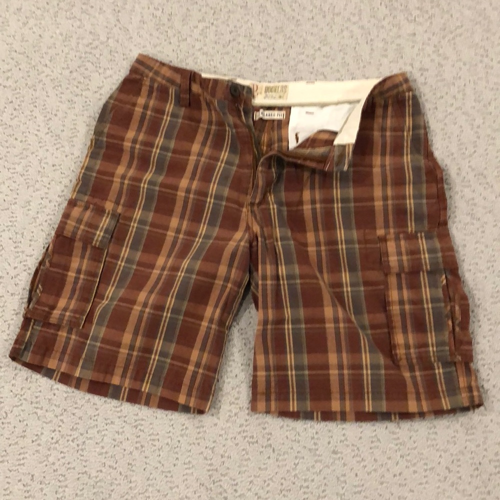 Dockers men’s burgundy plaid shorts 🤩 - Picture 1 of 4